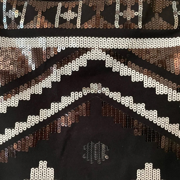 Express Geometric Patterned Sequin Mini Skirt Black and Silver Size Medium - Picture 5 of 7